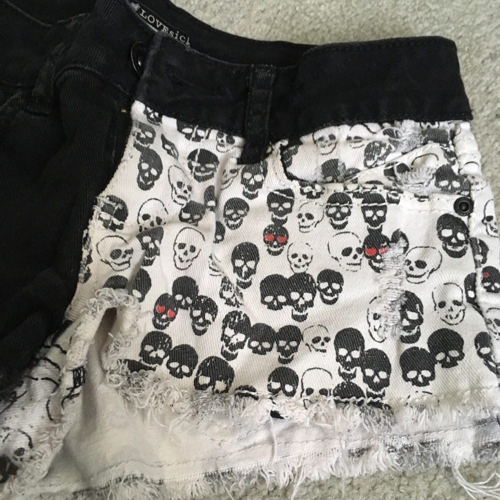 Lovesick split skull shorts